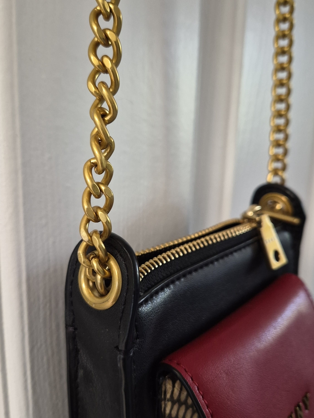 DKNY Black Leather Crossbody Bag Phone Holder Wallet - Picture 5 of 7